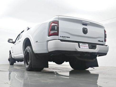 Used 2022 RAM 3500 Limited w/ Max Tow Package image 30