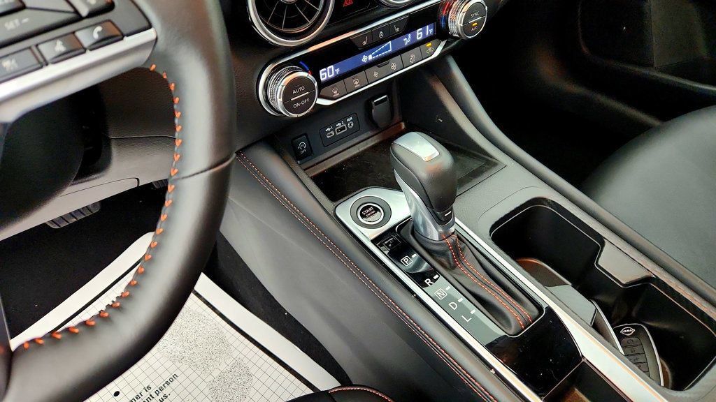Used 2025 Nissan Sentra SR w/ SR Premium Package FWD image 15
