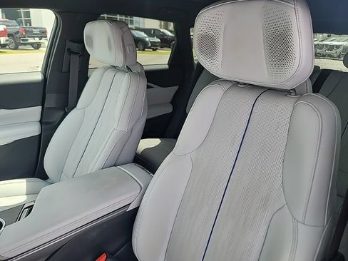 Certified 2024 Cadillac Lyriq Luxury RWD image 9