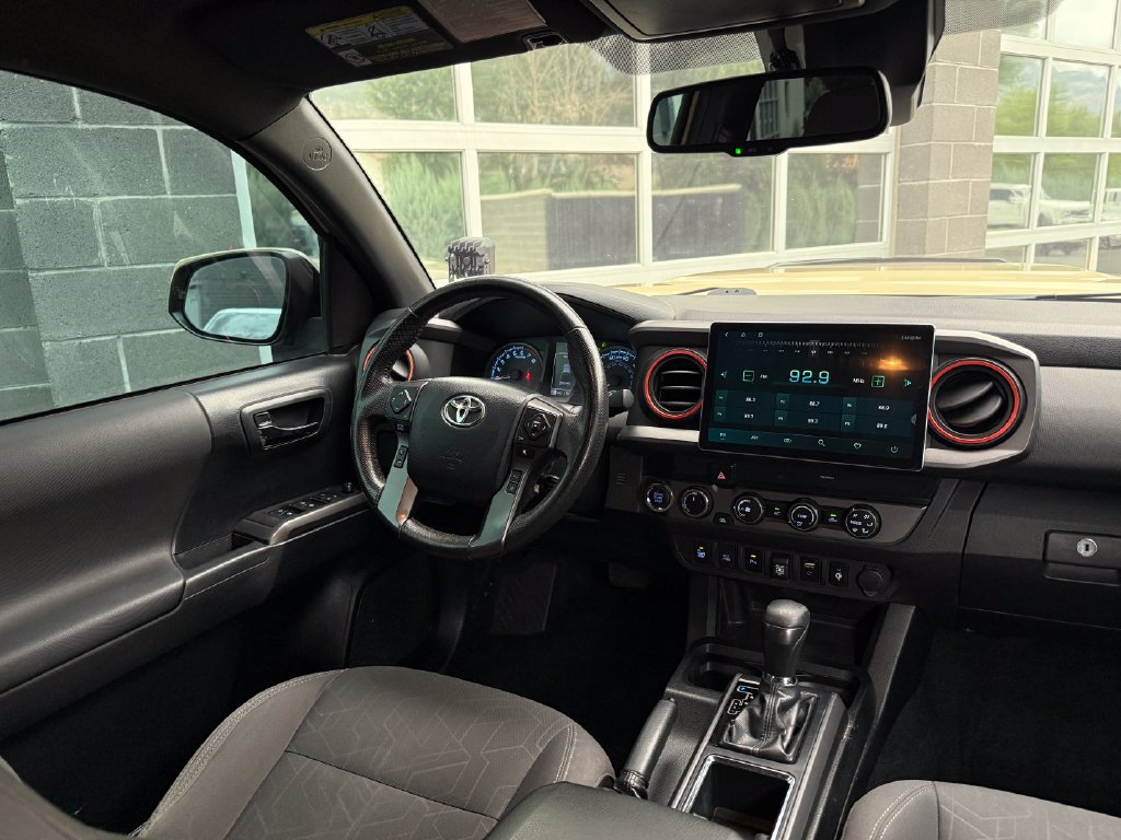 Used 2019 Toyota Tacoma TRD Sport w/ Technology Package AWD/4WD image 42