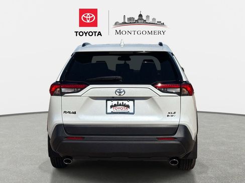 Used 2025 Toyota RAV4 XLE Premium image 4