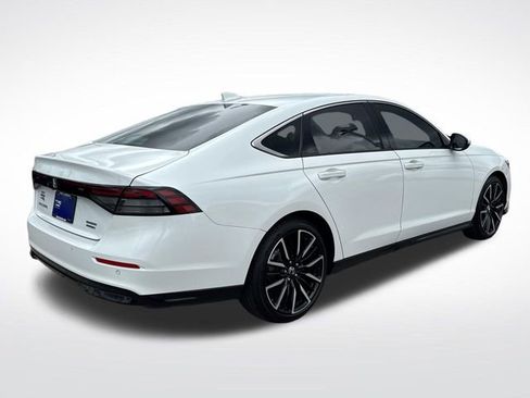 Used 2025 Honda Accord Touring image 6