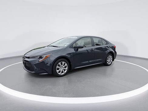 Certified 2026 Toyota Corolla LE FWD image 5