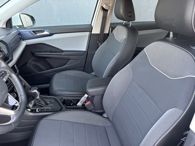 Used 2023 Volkswagen Taos SE w/ Black Wheel Package FWD image 5