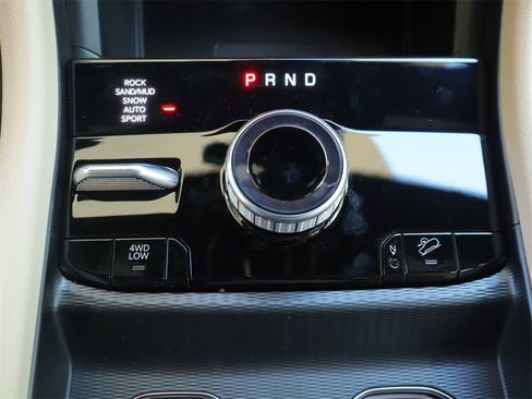 New 2023 Jeep Grand Cherokee Overland w/ Rear Seat Video Group I image 16