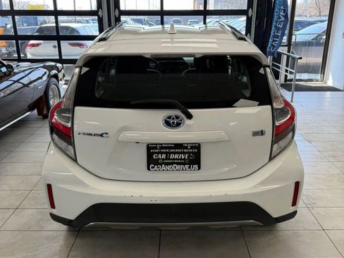 Used 2018 Toyota Prius C Two image 5