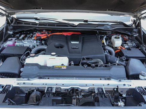 Used 2023 Toyota Sequoia Capstone AWD/4WD image 27