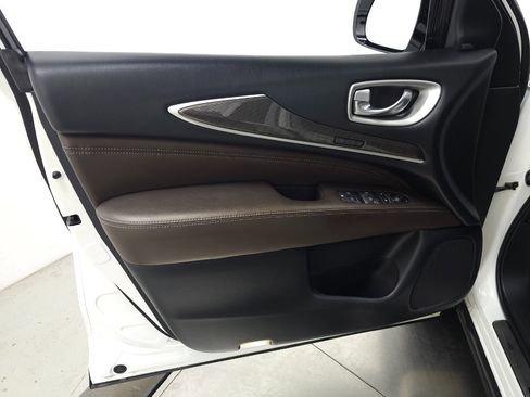 Used 2019 INFINITI QX60 Luxe w/ Essential Package image 35