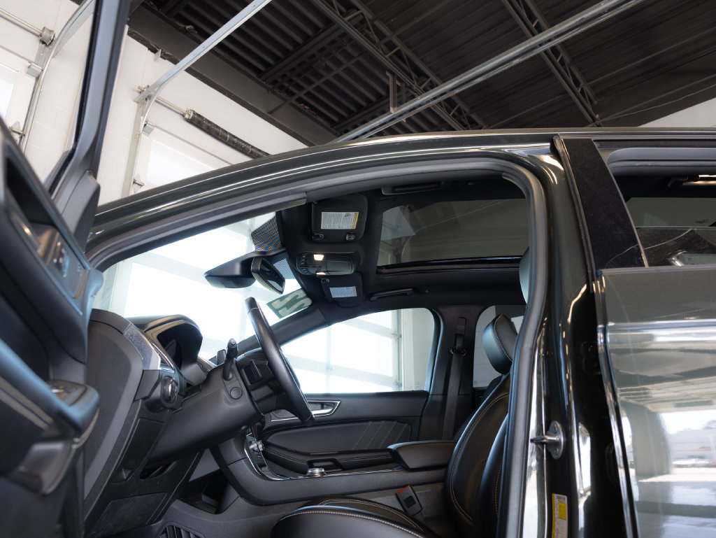Used 2022 Ford Edge ST w/ Equipment Group 401A AWD/4WD image 9