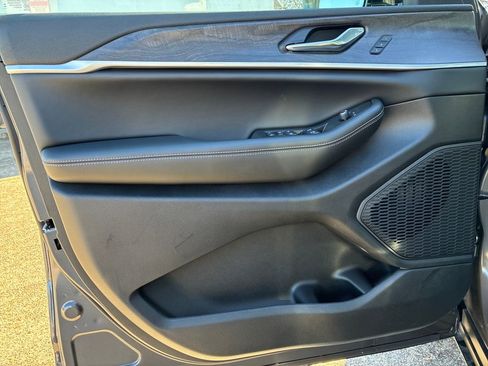 New 2025 Jeep Grand Cherokee Limited w/ Luxury Tech Group II image 11