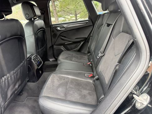 Used 2018 Porsche Macan Sport Edition image 37