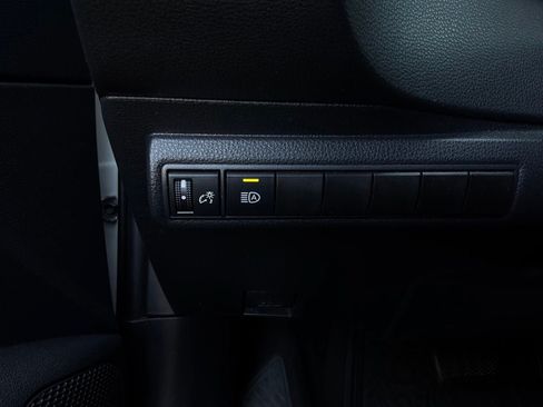 Used 2020 Toyota Corolla LE FWD image 22
