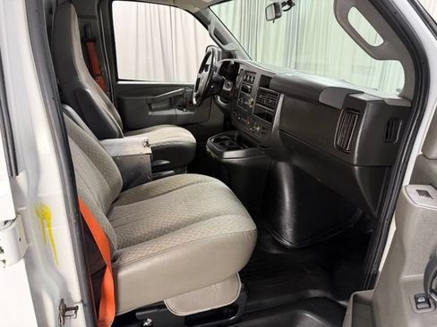 Used 2020 Chevrolet Express 2500 w/ Driver Convenience Package RWD image 7