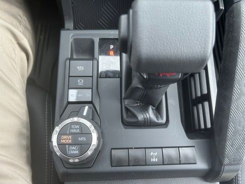 Used 2025 Toyota Tacoma TRD Off-Road image 36