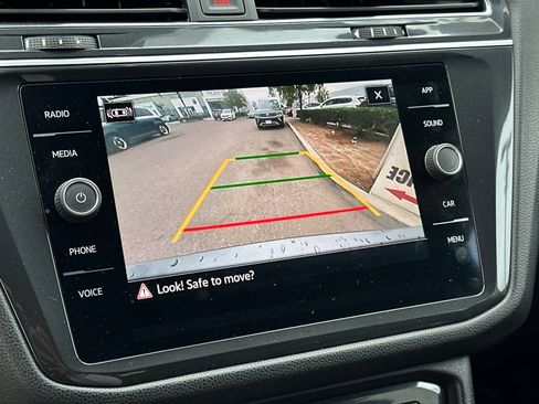 Used 2023 Volkswagen Tiguan SE FWD image 20