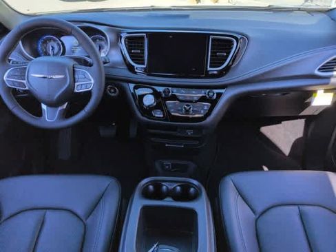 New 2026 Chrysler Pacifica Select FWD image 20
