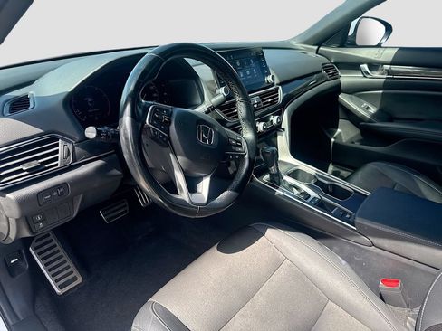 Used 2019 Honda Accord Sport image 10