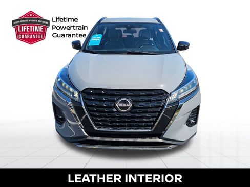 Used 2022 Nissan Kicks SR w/ Premium Package FWD image 5
