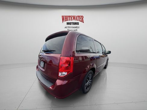 Used 2017 Dodge Grand Caravan SE FWD image 6