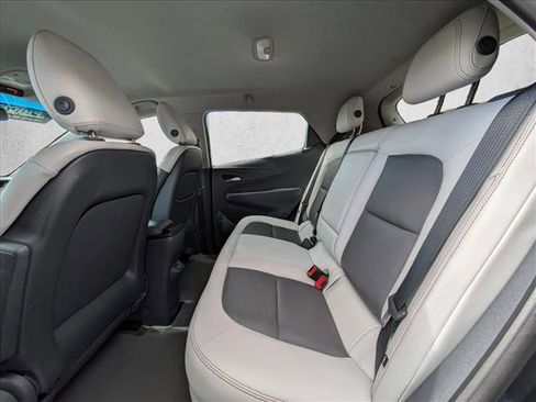 Used 2018 Chevrolet Bolt Premier w/ Driver Confidence II Package image 18