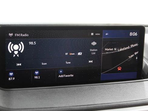 Used 2023 Acura MDX SH-AWD w/ Technology Package image 12