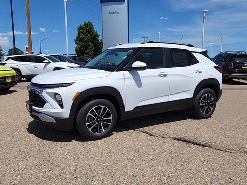 Used 2025 Chevrolet TrailBlazer LT w/ Convenience Package image 4