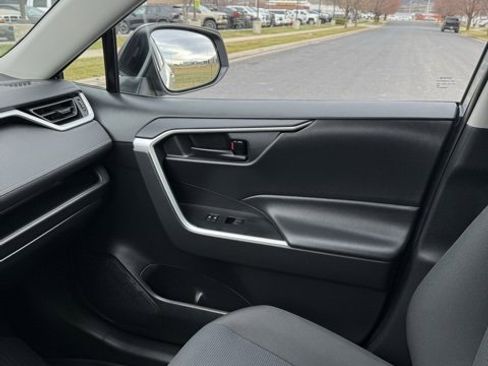Used 2025 Toyota RAV4 LE image 31
