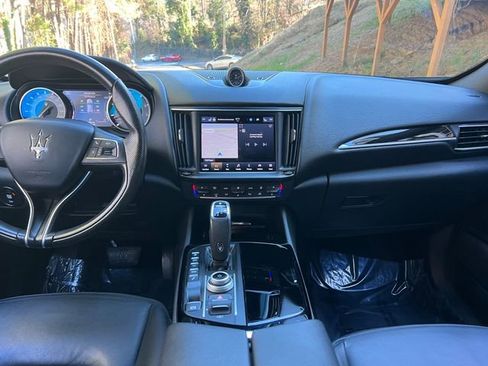 Used 2022 Maserati Levante GT image 17