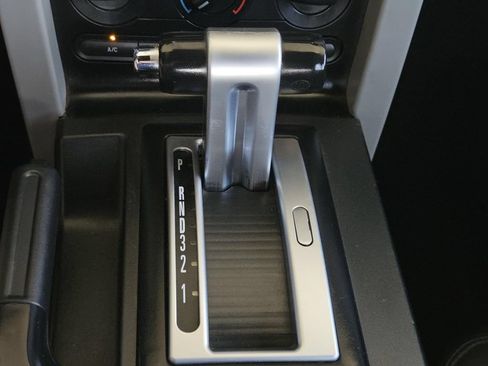 Used 2009 Ford Mustang GT Premium RWD image 16