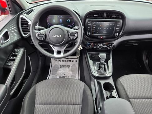 Used 2024 Kia Soul LX w/ Option Group 015 FWD image 11