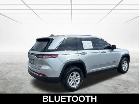 Certified 2023 Jeep Grand Cherokee Laredo w/ Luxury Tech Group I image 5