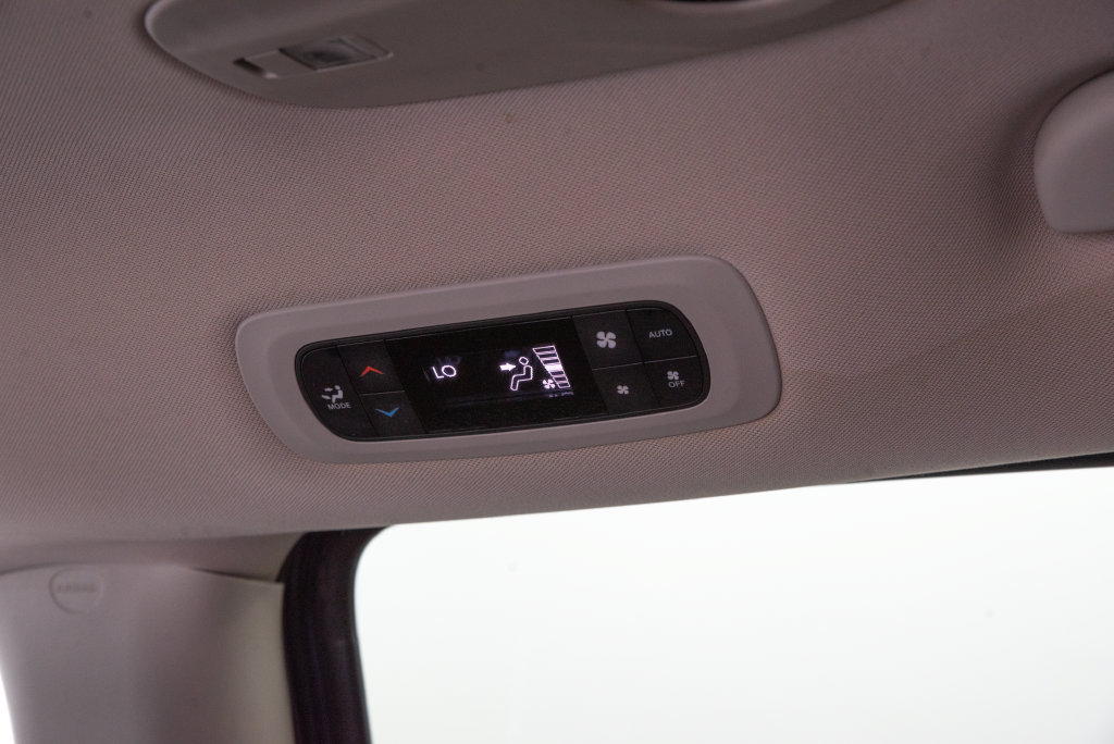 Used 2024 Chrysler Pacifica Limited FWD image 35