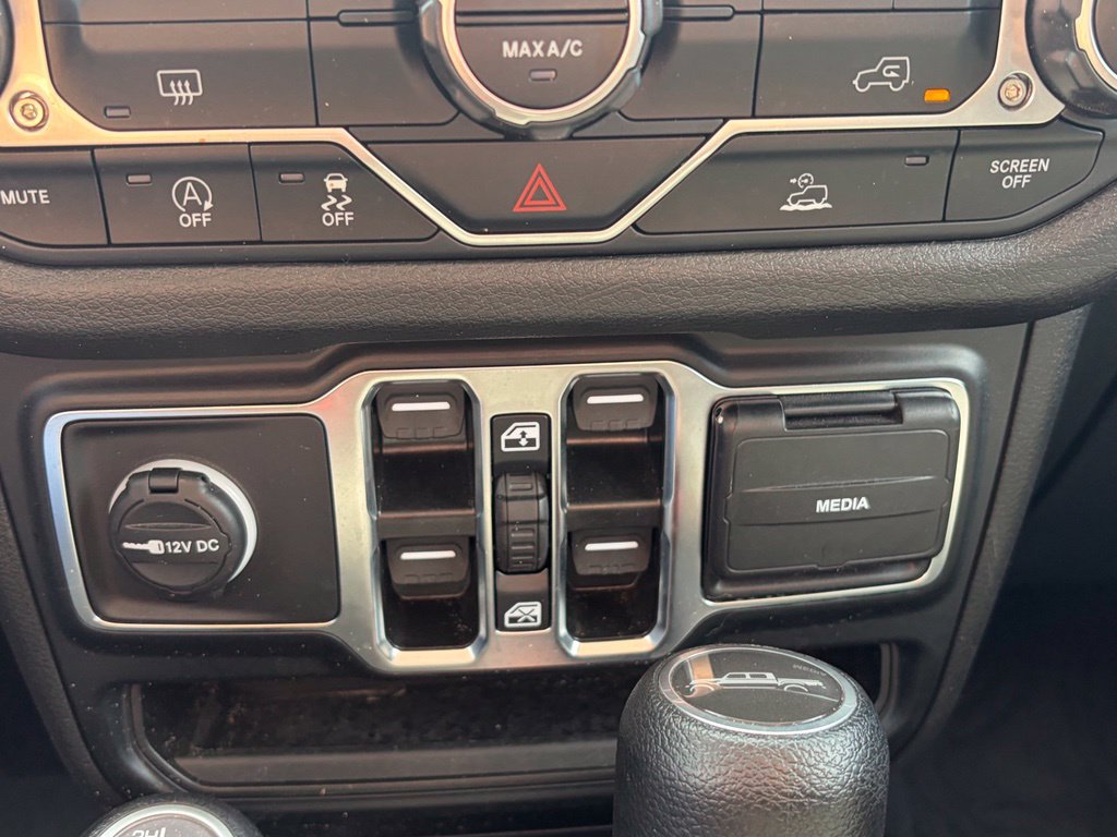 Certified 2024 Jeep Gladiator Sport AWD/4WD image 31