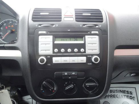 Used 2008 Volkswagen Rabbit 2-Door image 12