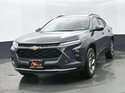 Used 2025 Chevrolet Trax LT