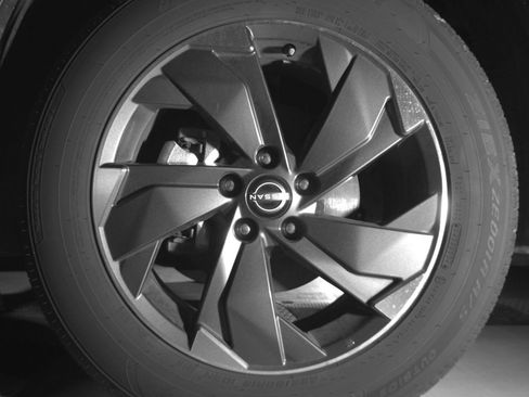 Used 2025 Nissan Rogue SV FWD image 23