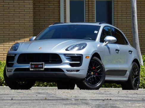 Used 2017 Porsche Macan GTS image 2