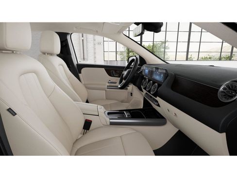 Used 2026 Mercedes-Benz GLA 250 4MATIC image 4