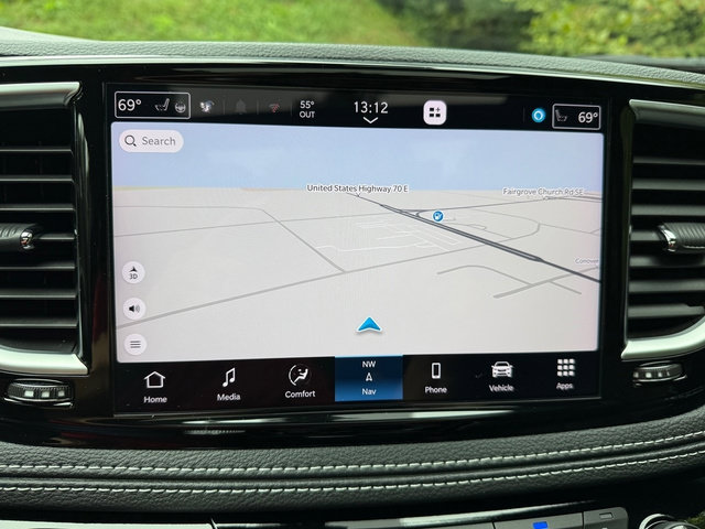 Used 2025 Chrysler Pacifica Limited FWD image 28