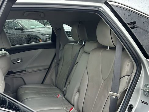 Used 2013 Toyota Venza XLE image 28