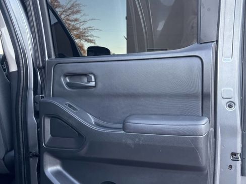 Used 2022 Nissan Frontier S w/ Technology Package image 18