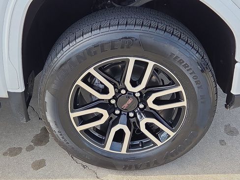 Used 2022 GMC Sierra 1500 AT4 w/ AT4 Preferred Package image 7