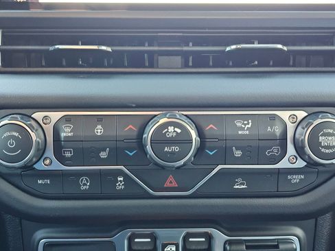 New 2026 Jeep Wrangler Unlimited Rubicon w/ Technology Group image 15