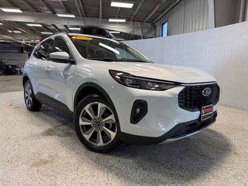 Used 2025 Ford Escape Platinum AWD/4WD image 1