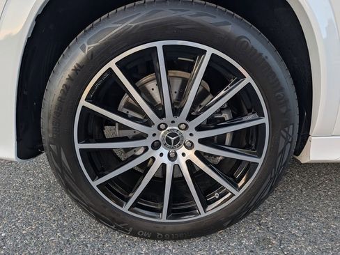 Used 2026 Mercedes-Benz GLS 450 4MATIC image 9