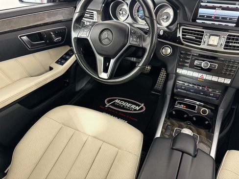 Used 2015 Mercedes-Benz E 400 4MATIC Sedan image 32