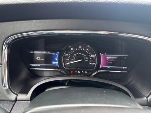 Used 2015 Lincoln Navigator 4WD image 16