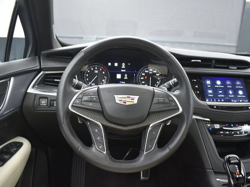 Used 2023 Cadillac XT5 Sportv w/ Technology Package AWD/4WD image 13