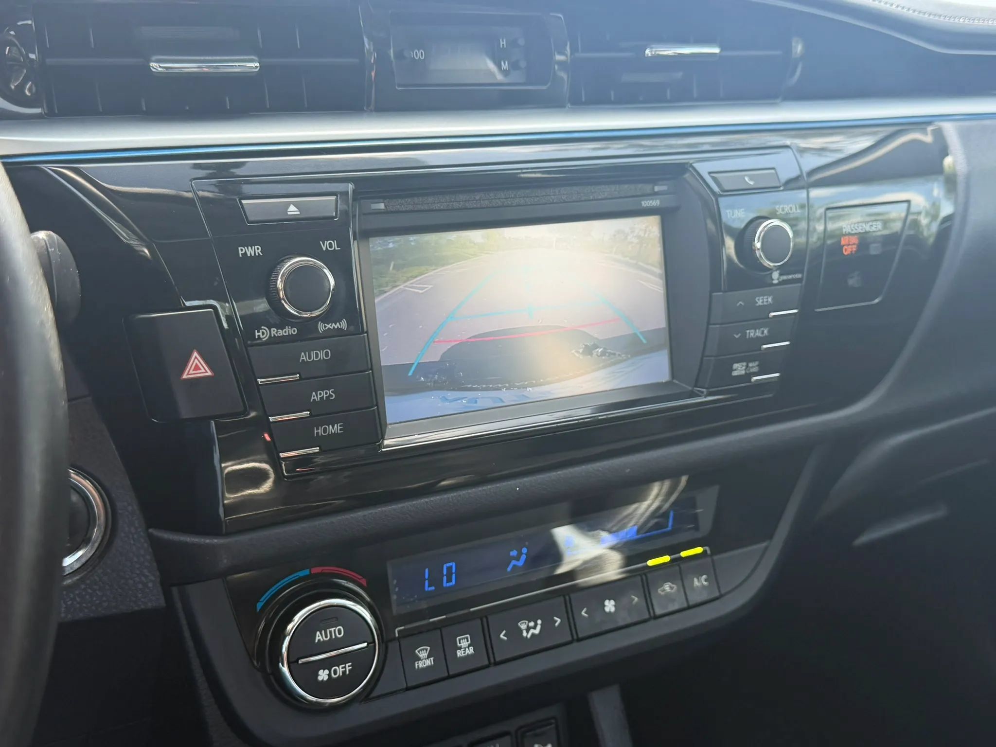 Used 2016 Toyota Corolla S Premium FWD image 25