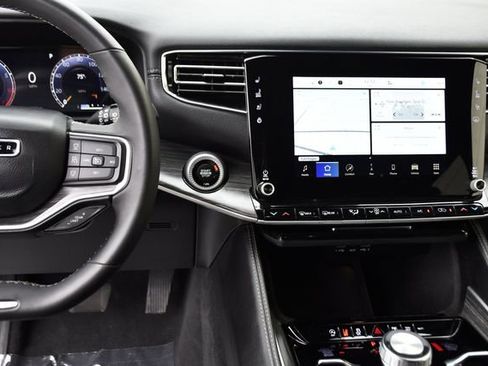 Used 2023 Jeep Wagoneer Series III w/ Premium Group I image 11